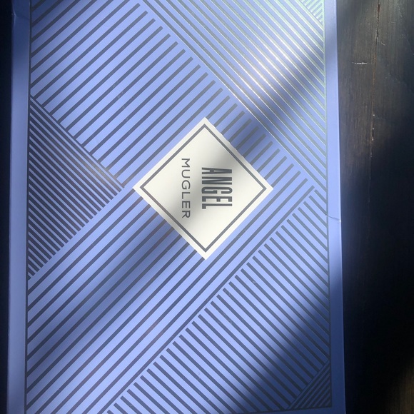 Mugler Angel - Picture 4 of 6